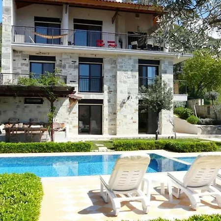 Holiday home Homerus At Sea, Privat Pool, For Families 10p. Wifi+ *